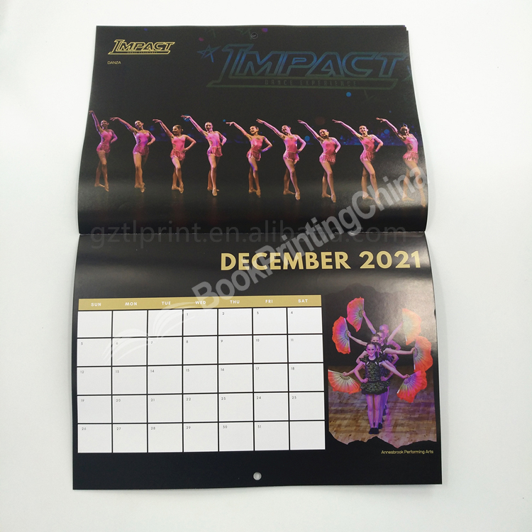 saddle stitch binding calendar printing3